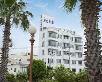 良宿酒店 - 西归浦 - 建筑