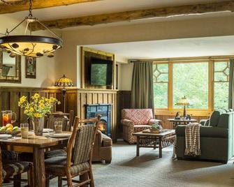 50% off!! Escape to Whiteface Lodge in Lake Placid Adirondacks for the weekend! - 普莱西德湖 - 餐馆
