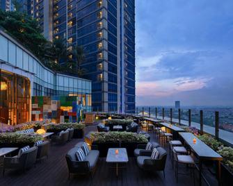 帕古温殷达泗水喜来登福朋酒店 - 泗水 - 酒吧