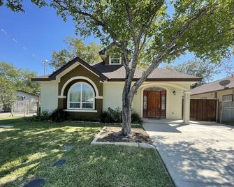 A luxury, 3-bedroom home mins away from the San Jose Missions - 圣安东尼奥 - 建筑