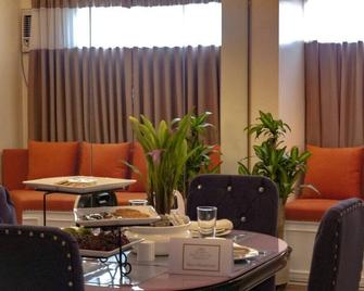 East Bay Condo Unit Villa @ Alabang Muntinlupa - 文珍俞巴 - 休息厅