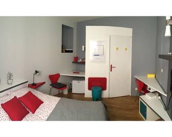 Bordeaux center independent guest house -not an apartment- - 波尔多 - 睡房