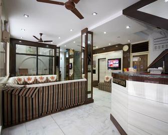新德里林地豪华酒店 - 新德里 - 柜台
