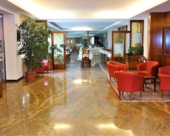 克罗齐比安卡欧洲酒店 - 维罗纳 - 大厅
