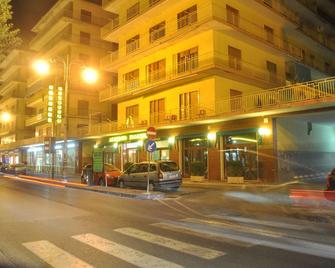 阿尔伯格佛罗伦萨酒店 - 萨莱诺 - 建筑
