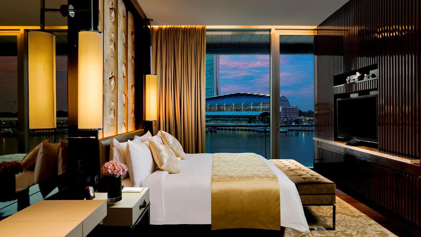 新加坡富丽敦（浮尔顿）海湾酒店