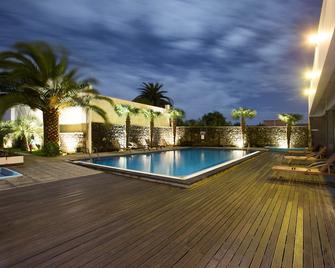 安提利亚酒店 - 蓬塔德尔加达 - 游泳池