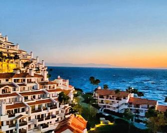 Sunrise Bliss Villa - 阿瓦隆 - 户外景观