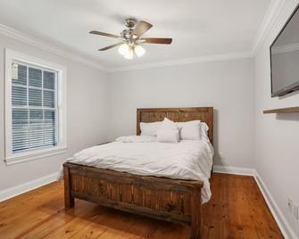 3bd/2ba With Bar & 24hr Security Patrol For Subdivision - 新奥尔良 - 睡房