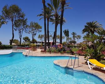 米拉弗洛雷斯度假村 - La Cala de Mijas - 游泳池