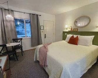 Emerald Valley Inn - #4 Deer Lake - Olympic Peninsula near Crescent Lake - 安吉利斯港 - 睡房