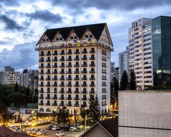 塔纳霍夫酒店 - 若因维利 - 建筑