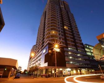 Pandanas Apt 2 (10th floor, Pool & City views) - 达尔文 - 建筑