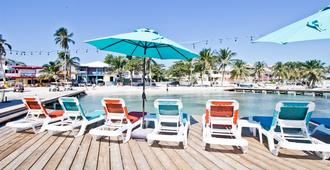 沙洲海滨旅舍及餐厅 - 圣佩德罗 - 露台
