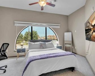Stylish 1br Near Bok Center - Stokely - Pool, Gym - 图尔萨 - 睡房