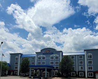 伦纳德伍德堡/圣罗伯特贝蒙特旅馆套房酒店 - St Robert - 建筑