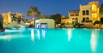巴林铝达纳度假村诺富特酒店 - 麦纳麦 - 游泳池