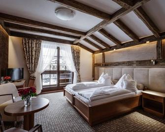 阿尔卑斯大酒店 - 卡尔帕奇 - 睡房