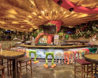 天际酒店及水上乐园 - 尼亚加拉瀑布 - 酒吧