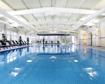 麦克唐纳德克鲁特兰别墅酒店 - 格拉斯哥 - 游泳池