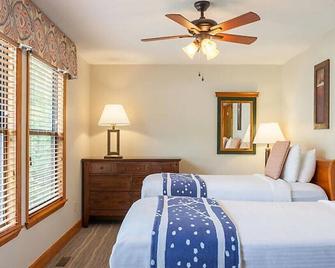 Spacious 2br Townhome At Mountainloft Gatlinburg - 加特林堡 - 睡房
