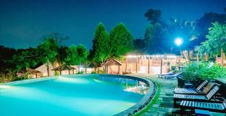 菊花度假酒店 - Phu Quoc - 游泳池