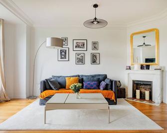Modern Design 1 BR near Parc des Princes - 布洛涅比扬古 - 客厅