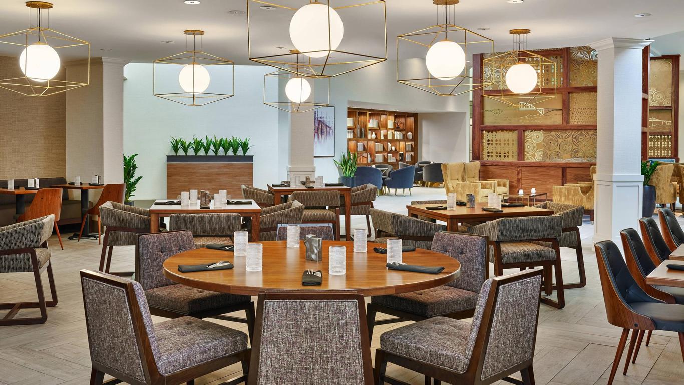 波特兰机场喜来登酒店