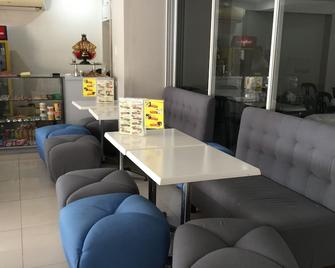 加西亚广场桑帕吉塔套房酒店 - 宿务 - 餐馆