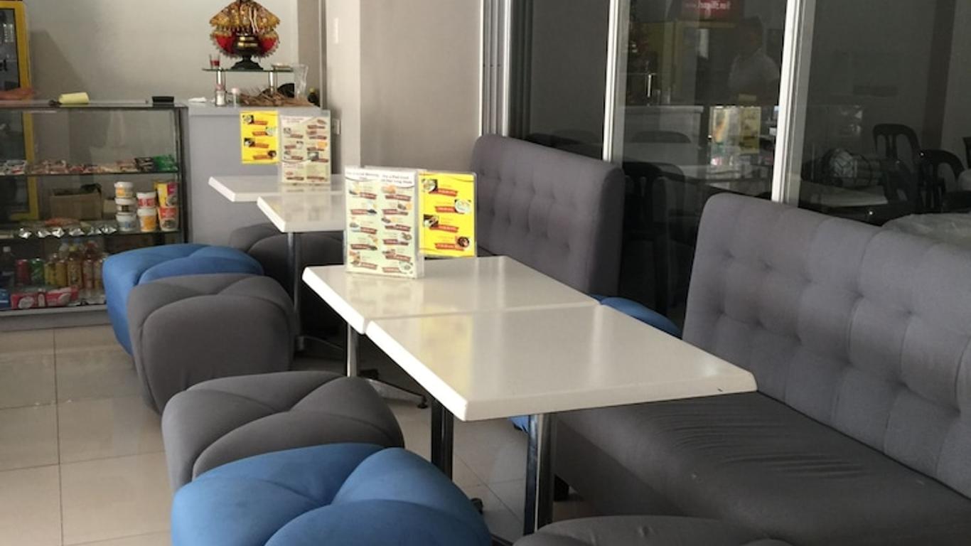 加西亚广场桑帕吉塔套房酒店
