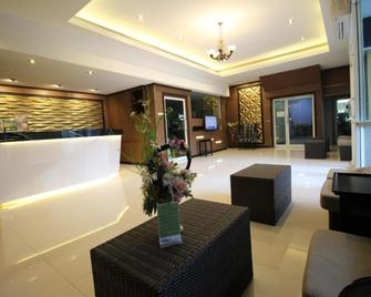 丽拉瓦蒂度假酒店 - 曼谷 - 柜台