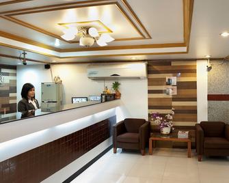 拉普绕130观景点大厦酒店 - 曼谷 - 柜台