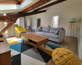 La Dolce Vita Nîmoise Terrasse 100 m des Arènes - 尼姆 - 客厅
