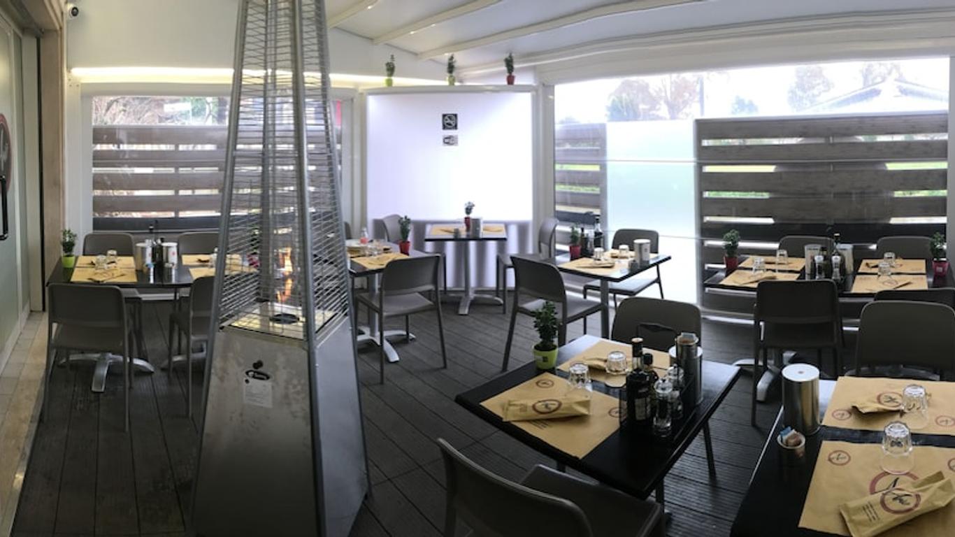 奥斯提亚昂提卡套房住宿加早餐酒店