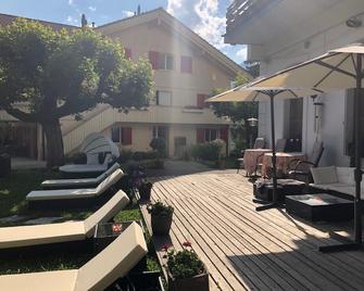 布伦纳公寓酒店 - 劳特布伦嫩 - 露台