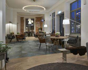 威雅斯公寓酒店 - 格尔利茨 - 餐馆
