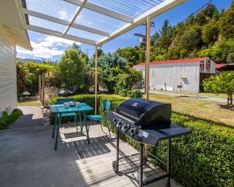 Kauri Cottage - Marahau Holiday Home - 摩图伊卡 - 露台