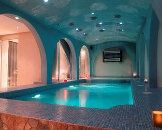 帝豪假日Spa酒店 - 马拉喀什 - 游泳池