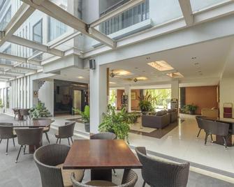 乌玛拉斯公寓酒店 - 仓古 - 餐馆