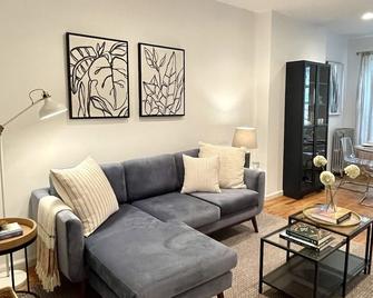 Beautiful Prospect Park Apartment - 布鲁克林 - 客厅