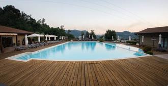 特纳塔达莫尔酒店 - 萨莱诺 - 游泳池