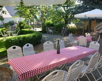 adele 3 holiday apartment and pension on the Elberadweg - 德累斯顿 - 露台