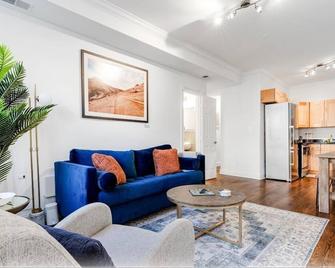Entire Rowhome In Northwest Washington - 华盛顿 - 客厅