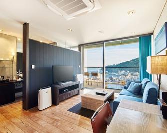 休闲度假酒店 - 热海市 - 客厅