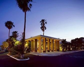 沙漠温泉水疗酒店 - 沙漠温泉 - 建筑