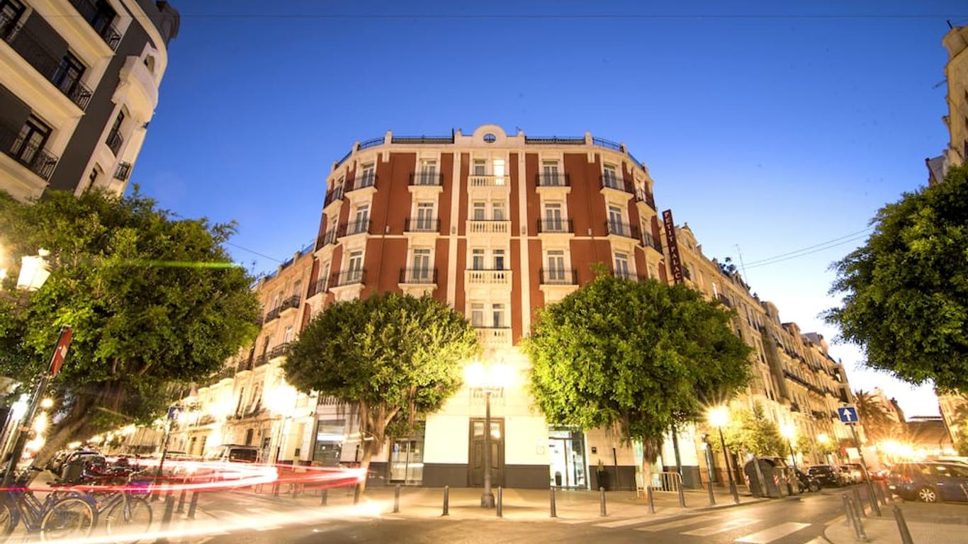 鲁发法高科技酒店