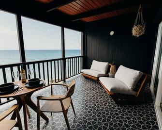 甘蔗湾之浪公寓酒店 - Kingshill - 阳台