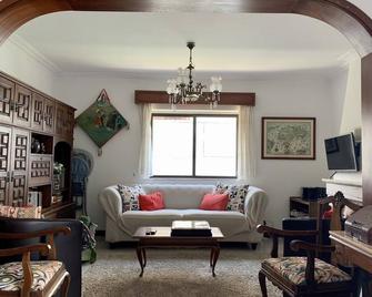Guincho Lovely Room 0 Manelisa Cascais - 卡斯卡伊斯 - 客厅