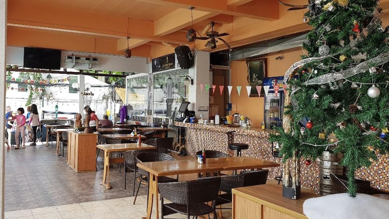 芒果湖酒店