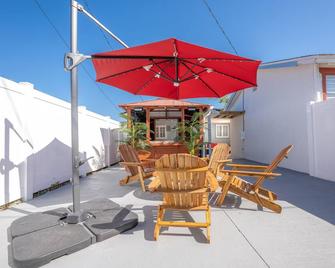 Lovely 2-bedroom loft with hot tub. - 坦帕 - 露台